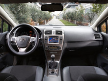 2012 Avensis 