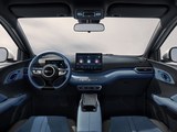 2025 t { 305km 