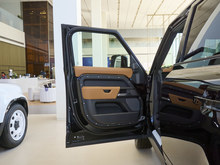 2025 ·lʿ 110 5.0T V8