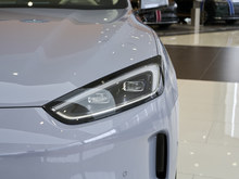 2025 M5  Ultra 