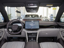 2025 PLUSԴ EV { 520km F
