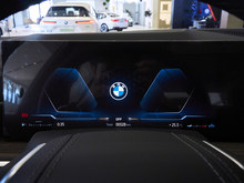 2024 RX7 xDrive40i IͺAb