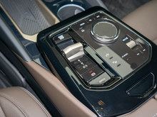 2024 R5ϵ 525Li M\b