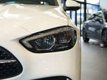 2025 YC Ŀ C 260 L \Ӱ