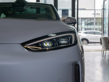 2024 M5  Max RS A{