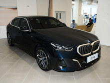 2025 Ri5 eDrive 40L M\b