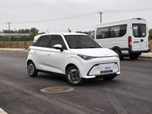 2025 QQ 305km 
