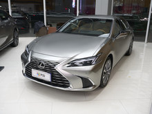 2025�� �׿���˹ES 300h ������
